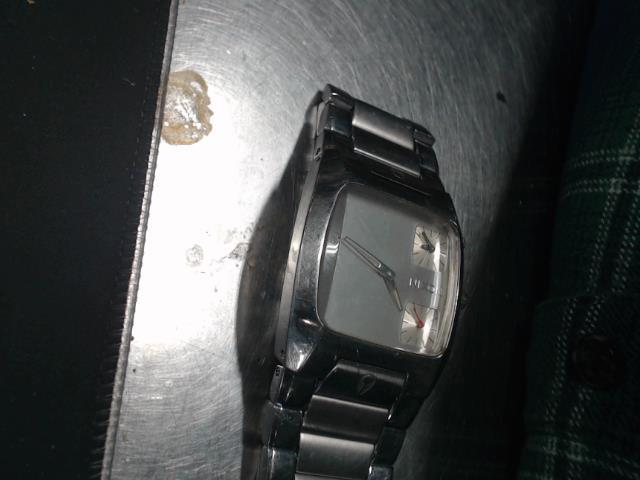 Nixon 100M STEANLE Men Watches Montr al Inventaire 3665599