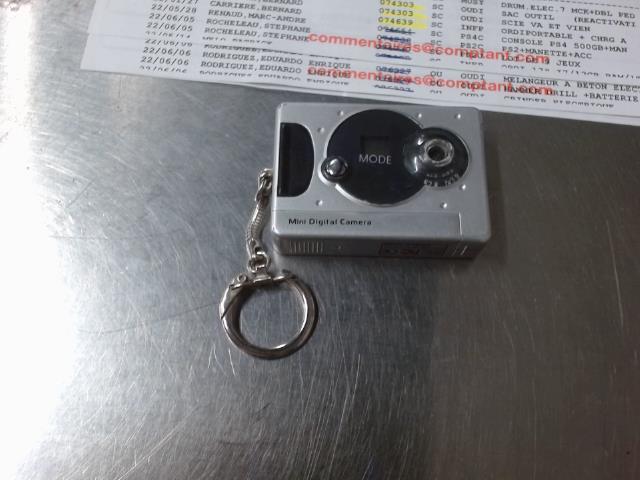 Mini camera keychain