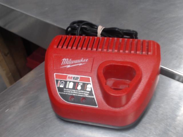 Chargeur 12v pour drill