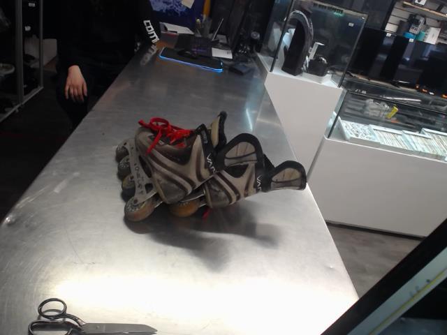 Patin roller blade style hockey `''10''