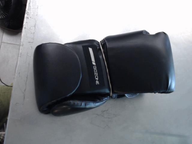 Boxing gloves
