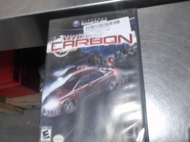 1 jeu (need for speed carbon) gamecube