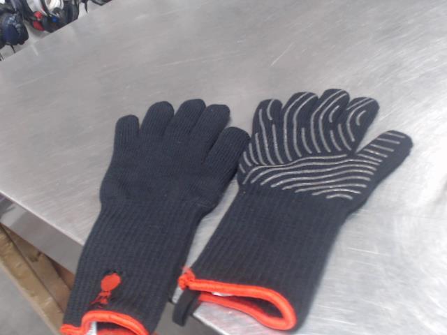 Paire gants pour bbq