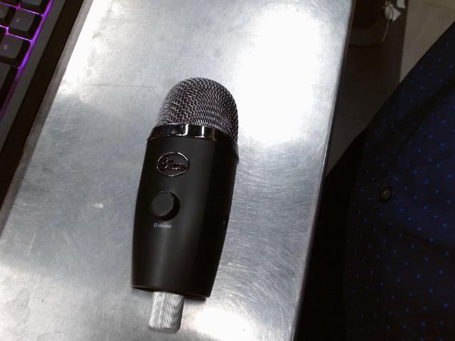 Microphone pas de pied no fil