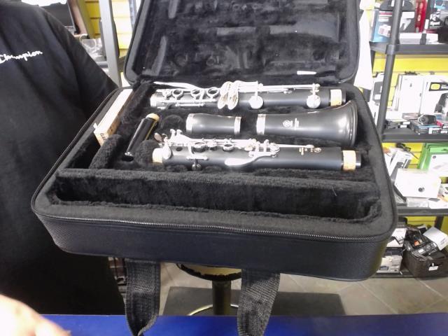 Yamaha ycl-255 bb clarinette (350$)