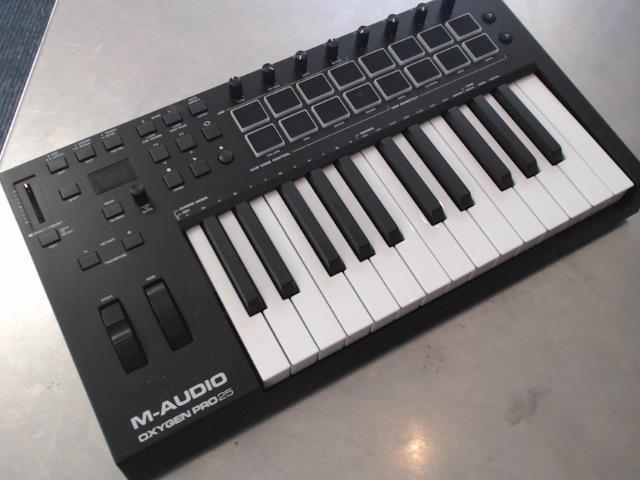 Oxygen pro 25 controlleur midi mini keys