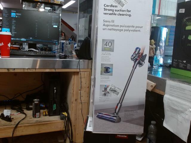 Dyson v8 animal