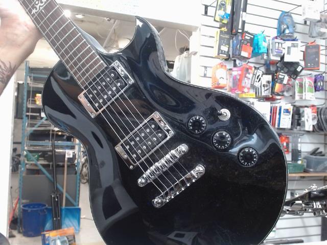 Guitarre electrique noire ibanez