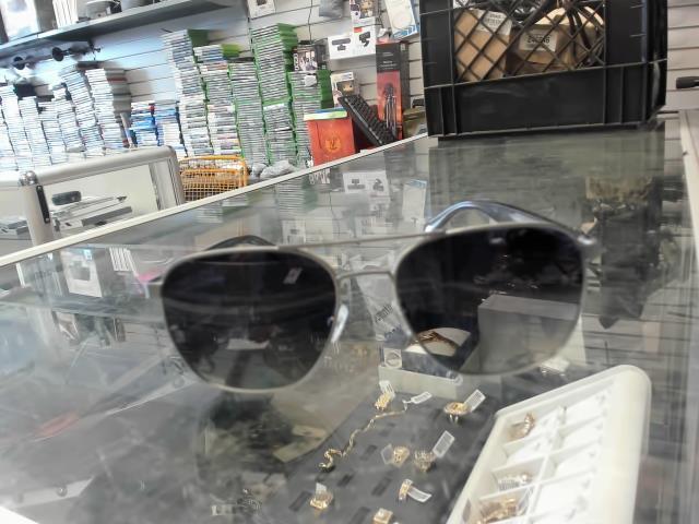 Lunette fosil dans leur etuit