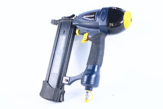 Gun a clou
