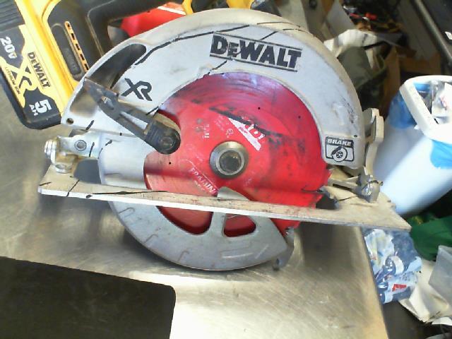 Cordless circular saw
