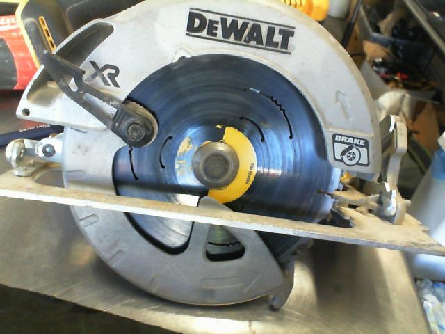 Scie circulaire dewalt