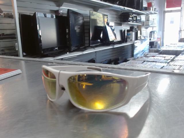 Lunettes blanc avec lens jaune