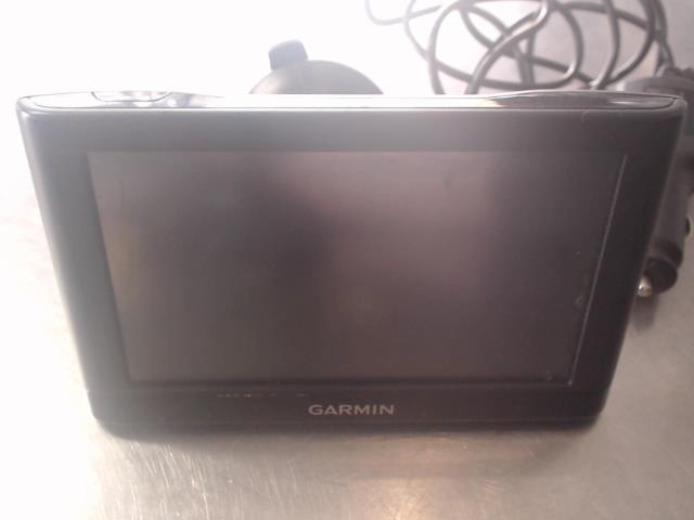 Gps garmin avec stand et plug voiture