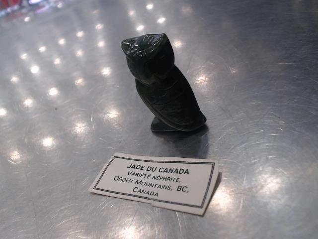 Petite statuette jade 1.5po. hibou