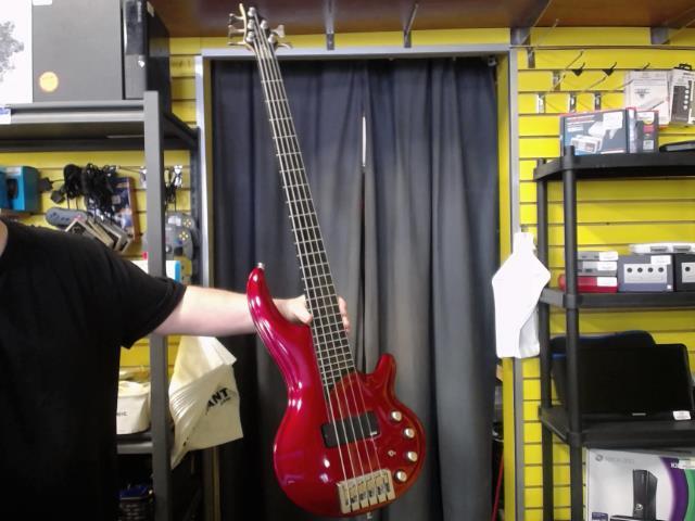 Cort curbow bass luthite body red cherry