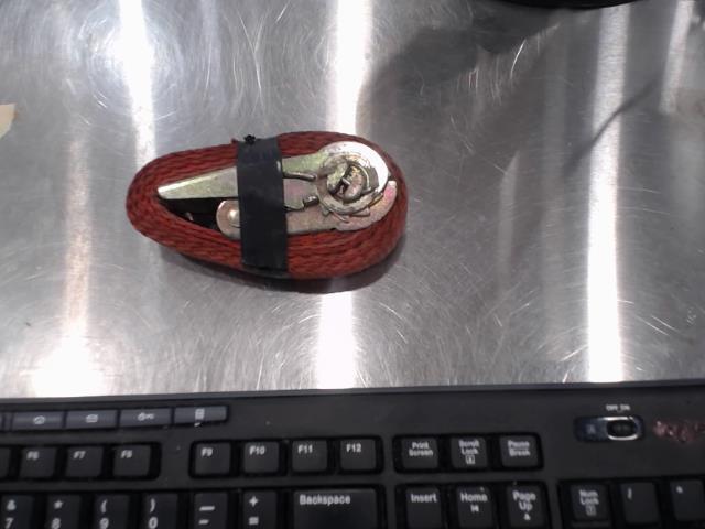 Petie strap attache