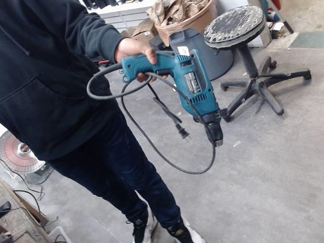 Drill a beton vert