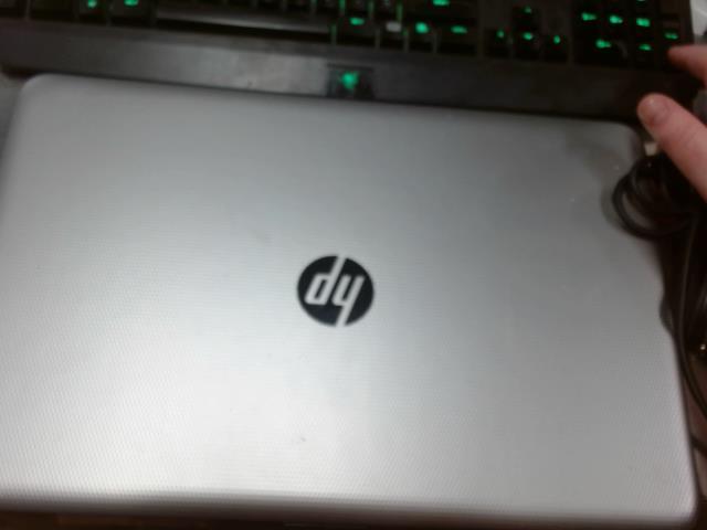 Laptop amd8/4gbram/750hdd