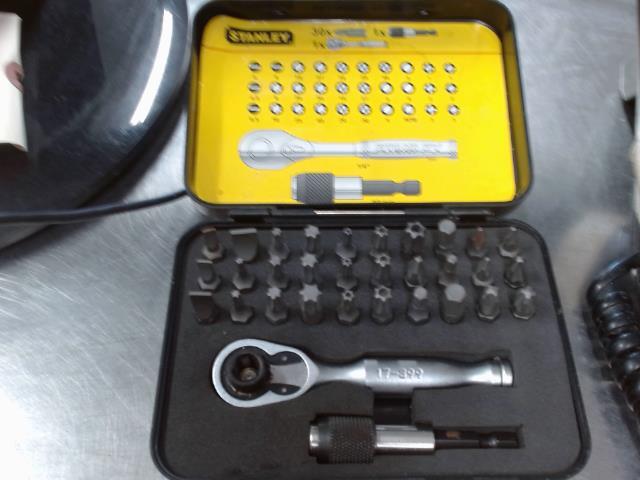 Petit kit stanley pour drill noir