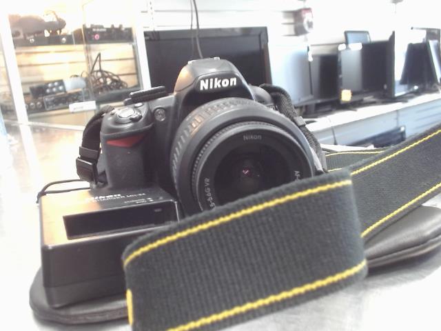 Camera noir nikon dx 18-55 mm