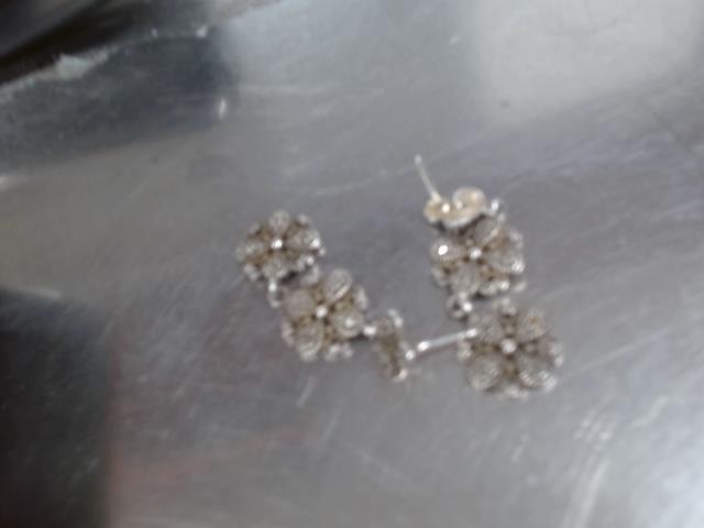 Paire de boucles d'oreille argent fleur