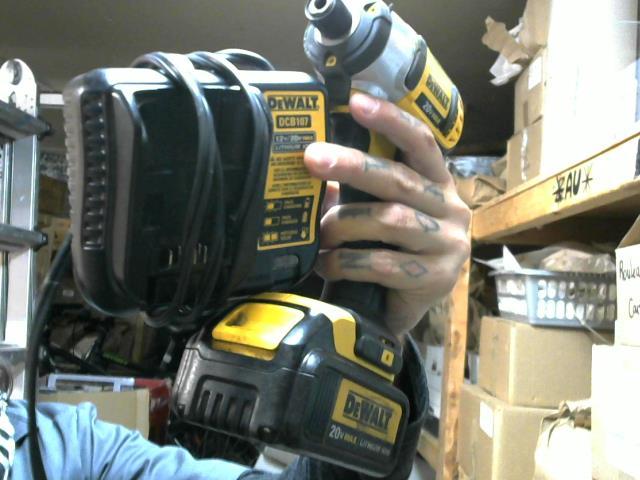 Drill + batt + chargeur