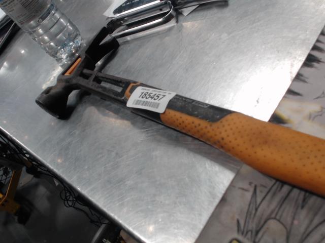 Marteau poigner orange