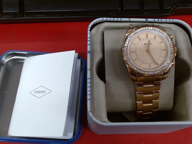 Montre rose hybryd fossil ds boite