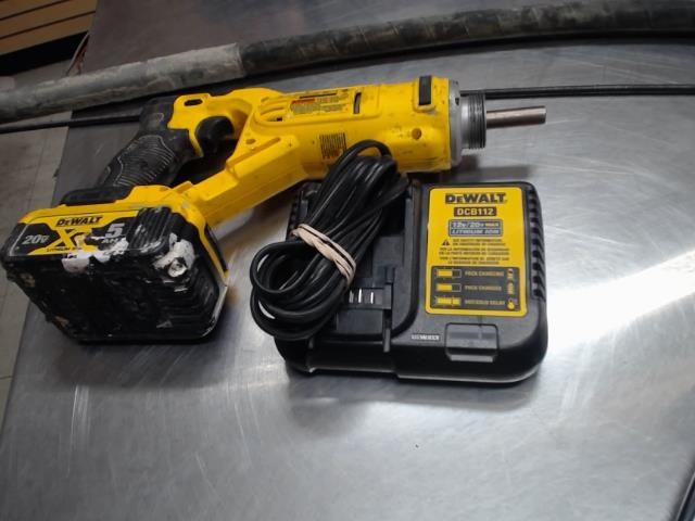 Vibreur a beton dewalt +batt 5amp +dc