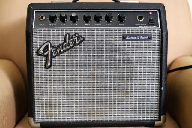 1980's fender sidekick 15 guitar amp