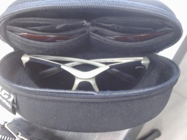 Paire de lunette+sac+acc