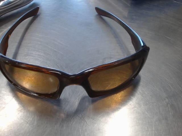 Paire le lunette oakley