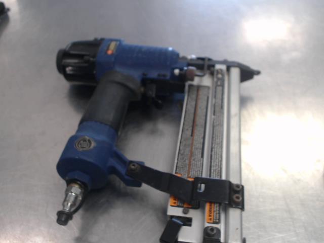Nail gun bonne condition