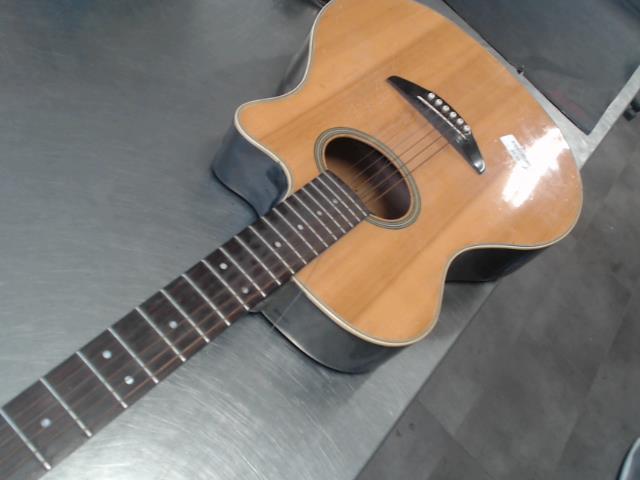 Guitare yamaha brune