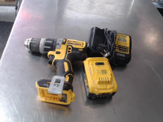 Dewalt drill avec chargeur et batt