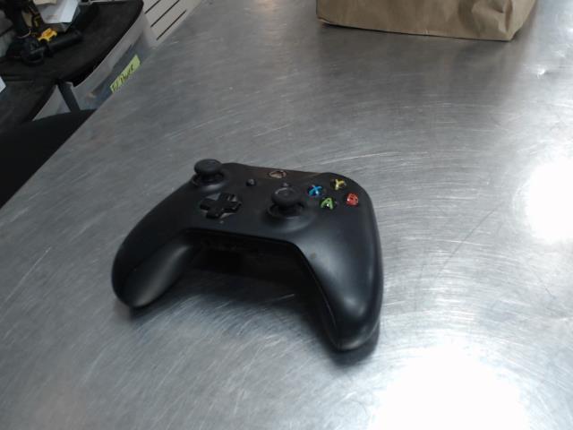 1 manette xbox one