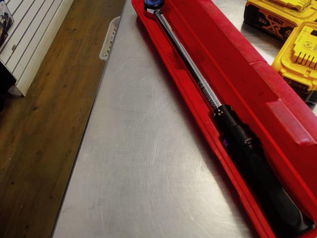 Torque wrench westward