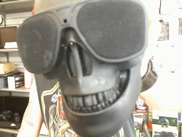 Speaker bluetooth skull noir