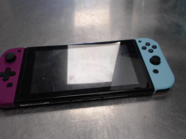 Console switch + joycons no power cable