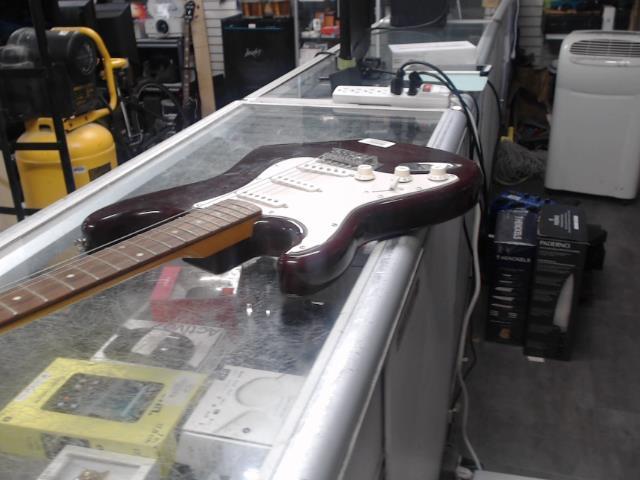 Guitare style strat rouge scratch