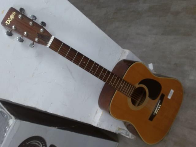 Guiterra acoustique manque 1 corde brun