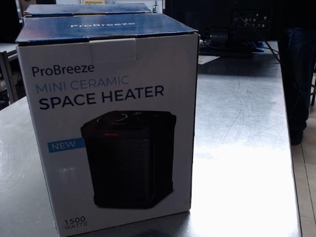 Mini ceramic space heater