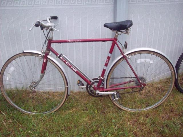 Velo de route rouge