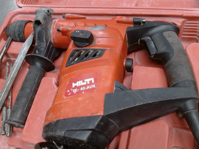 Drill a beton hilti ds case