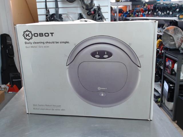Robot aspi + base de recharge no fil