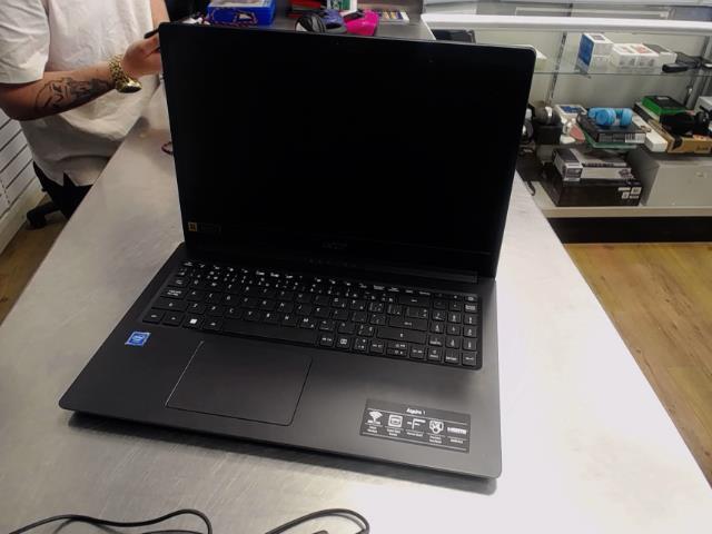 Acer laptop avec chargeur