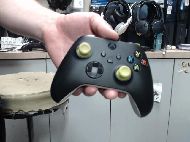 Manette boutons vert