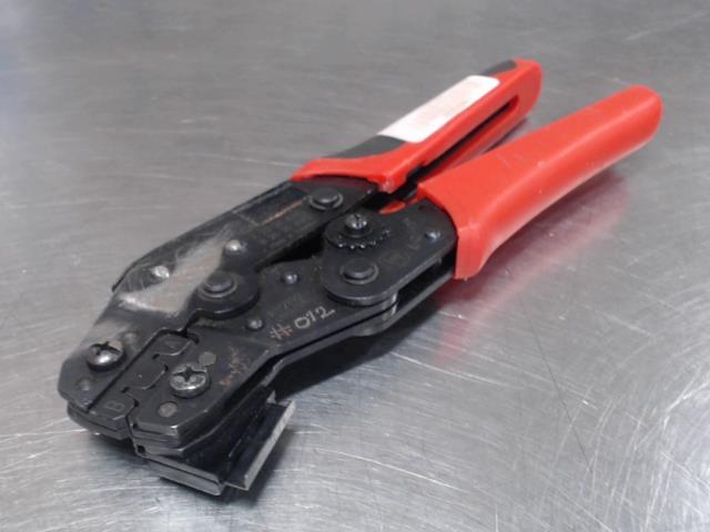 Paire pince crimper