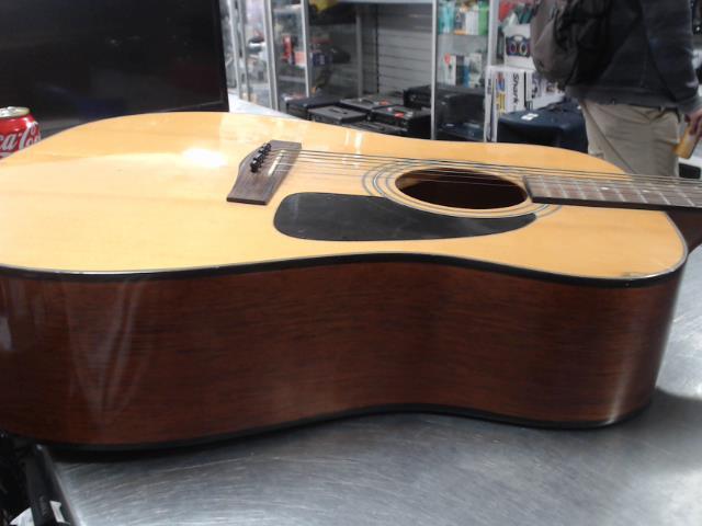 Guitare acoustique fender